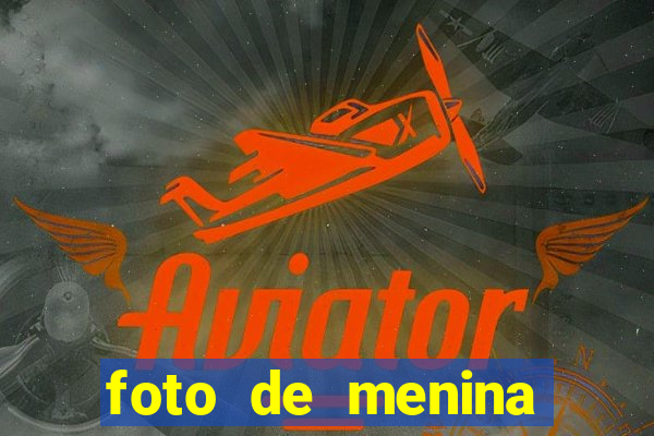 foto de menina bonita fake cacheada